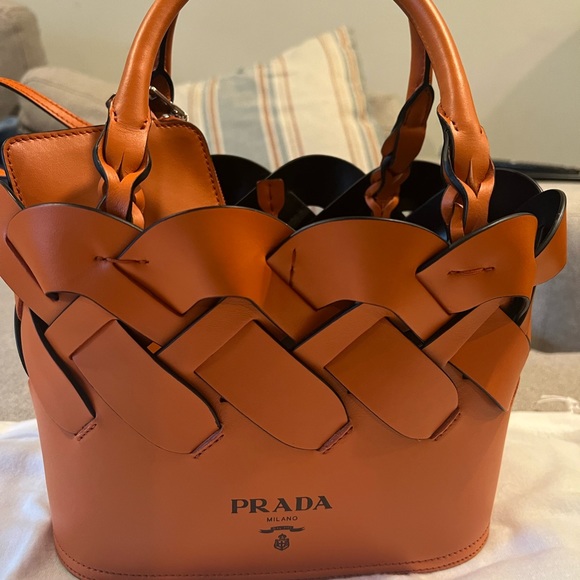 Prada bag with wallet - Picture 1 of 4